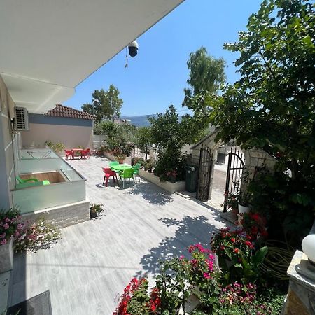 Hotel Villa Flowers Vlorë エクステリア 写真