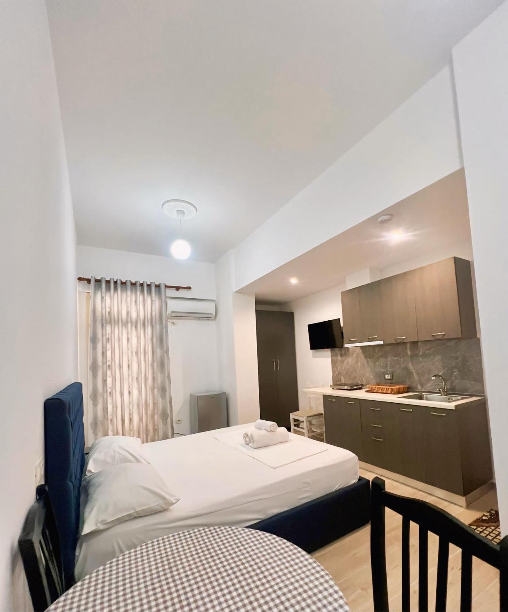 Hotel Villa Flowers Vlorë エクステリア 写真